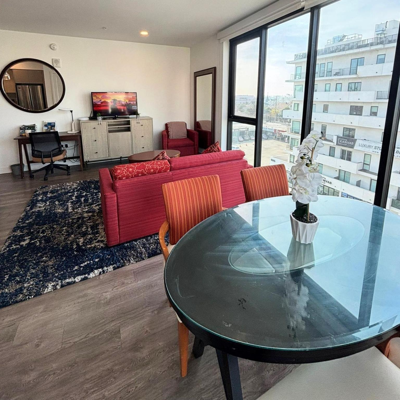 Dream Escape With Great Rooftop Views *